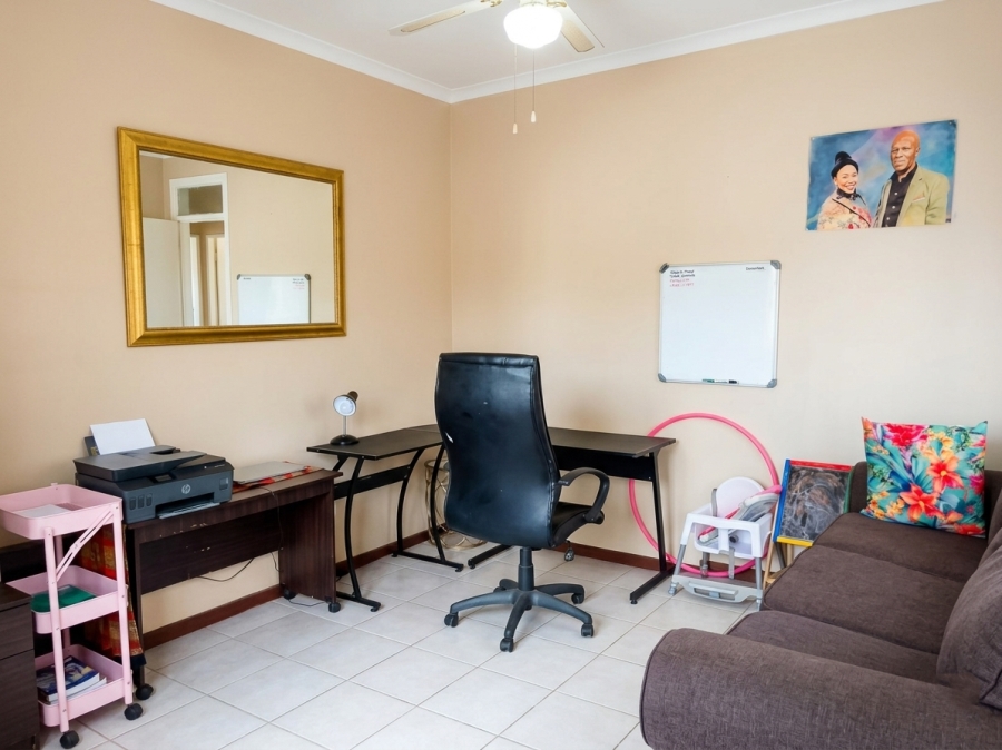 3 Bedroom Property for Sale in Geelhoutpark North West